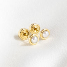 Cargar imagen en el visor de la galería, Aretes de Oro 18K - Perlas con borde