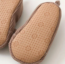 Cargar imagen en el visor de la galería, Pantuflas para Niños Teddy Bear - Marrón