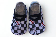 Cargar imagen en el visor de la galería, Zapatos Antideslizantes - Baby Panda XS (EU:21/UK: 4.5/US:5.5M - Edad 6 a 12 meses)