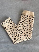 Cargar imagen en el visor de la galería, Legging para niña afranelada - Leopardo Beige T2, T 10