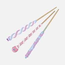 Cargar imagen en el visor de la galería, Magic Wand Kit Spellbound Tiger Tribe kit creativo para hacer 3 varitas mágicas para niños de 5 a 9 años