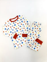 Cargar imagen en el visor de la galería, Pijama Infantil de Invierno Deportes – Set 2 Piezas en Algodón Pima | ELEFANTA