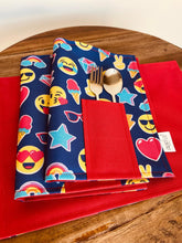Cargar imagen en el visor de la galería, Individual infantil con bolsillo para cubiertos 40 x 30 cm - Varios | ALBA FOR KIDS