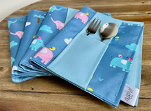 Cargar imagen en el visor de la galería, Individual infantil con bolsillo para cubiertos 40 x 30 cm - Varios | ALBA FOR KIDS
