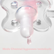 Cargar imagen en el visor de la galería, MediFrida &quot;Accu-dose&quot; – Dispensador de medicamentos con chupón para bebés | FridaBaby
