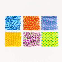 Cargar imagen en el visor de la galería, Set para colorear Tiger Tribe con 36 páginas y marcadores mágicos que cambian de color. Actividad sin pantallas ideal para viajes. Edad 5 a 8 años.
