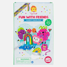 Cargar imagen en el visor de la galería, Kit Tiger Tribe con libro de 54 páginas, juegos y actividades para compartir con amigos. Fomenta amistad y conexión sin pantallas. Desde 8 años.
