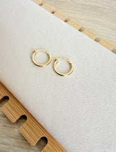 Cargar imagen en el visor de la galería, Aretes de Oro 18K - Argollas
