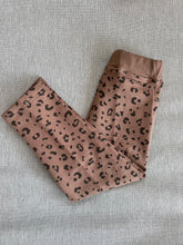 Cargar imagen en el visor de la galería, Legging para niña afranelada - Leopardo Marrón T2, T8
