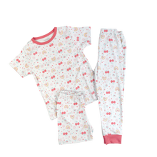 Cargar imagen en el visor de la galería, Pijama Infantil Cherry – Set 3 Piezas en Algodón Pima | ELEFANTA
