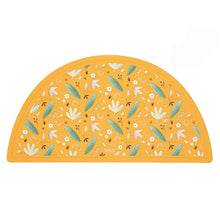 Cargar imagen en el visor de la galería, Individual de Silicona para Niños - Chompy El Leon | SASSI
