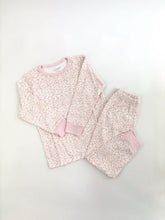Cargar imagen en el visor de la galería, Pijama Infantil de Invierno Animal Print – Set 2 Piezas en Algodón Pima | ELEFANTA
